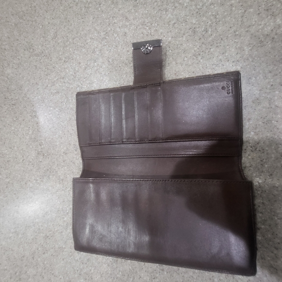 Gucci Brown Monogram Wallet - Picture 5 of 11